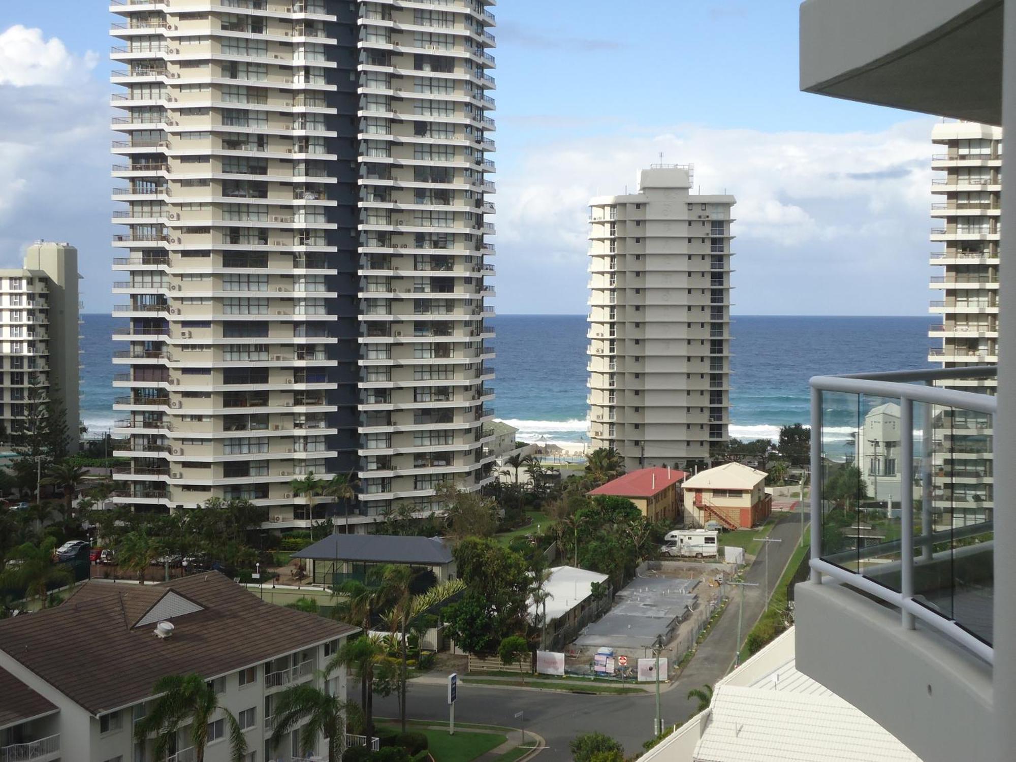 The Crest Apartments Gold Coast Exterior photo